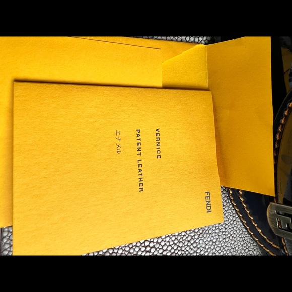 Authentic, flawless Fendi bag - Picture 4 of 8